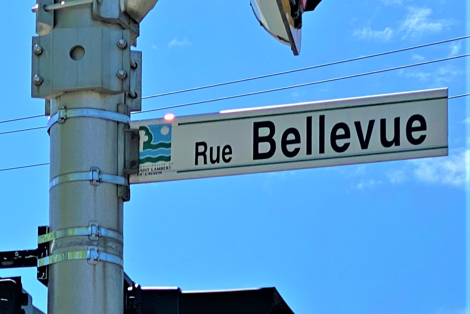 Les travaux de pavage débutent sur la rue Bellevue