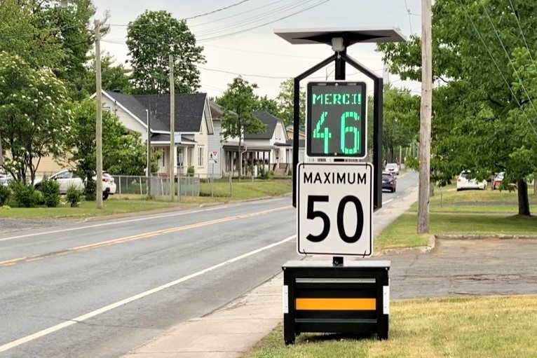 La Municipalité se dote d’un afficheur de vitesse mobile